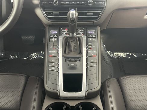 Used 2021 Porsche Macan S image 20
