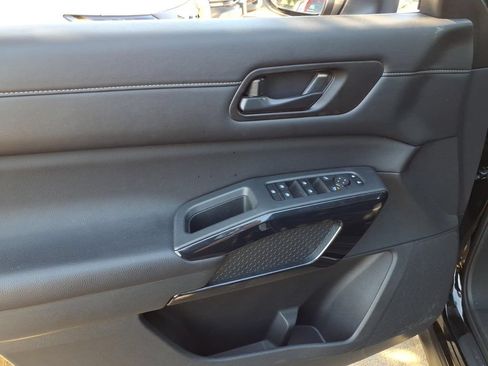 Certified 2025 Nissan Pathfinder SV FWD image 23