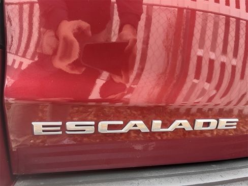 Used 2020 Cadillac Escalade Luxury image 19