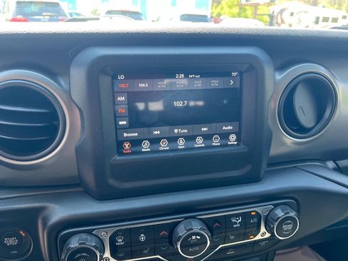 Used 2020 Jeep Gladiator Sport w/ Quick Order Package 24S AWD/4WD image 10