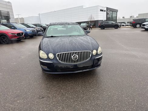 Used 2009 Buick LaCrosse CX image 2