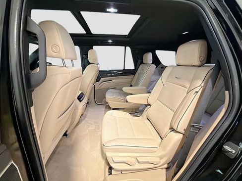 Used 2023 Cadillac Escalade Premium Luxury image 22