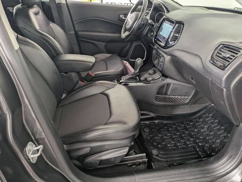 Used 2019 Jeep Compass Latitude AWD/4WD image 33