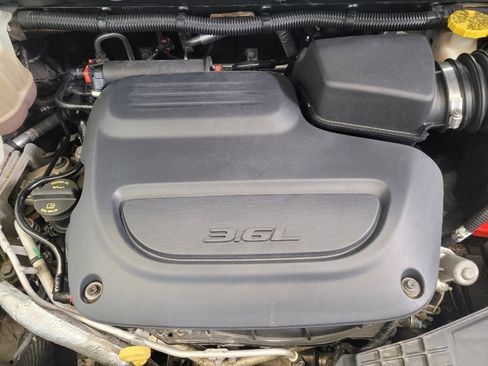 Used 2020 Chrysler Pacifica Touring-L FWD image 30