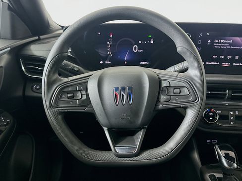 Used 2025 Buick Envista Preferred image 17