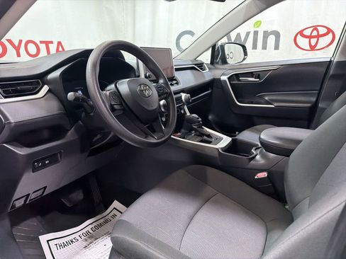 Used 2025 Toyota RAV4 XLE AWD/4WD image 21