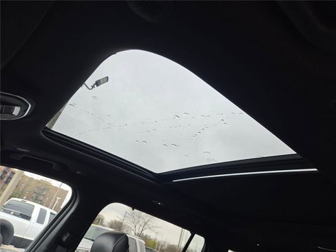 Certified 2025 Jeep Grand Cherokee L Limited w/ Luxury Tech Group II image 30