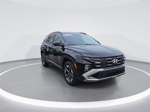 Certified 2025 Hyundai Tucson SEL image 2