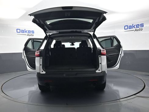 Used 2020 Chevrolet Traverse LT w/ LT Premium Package FWD image 58