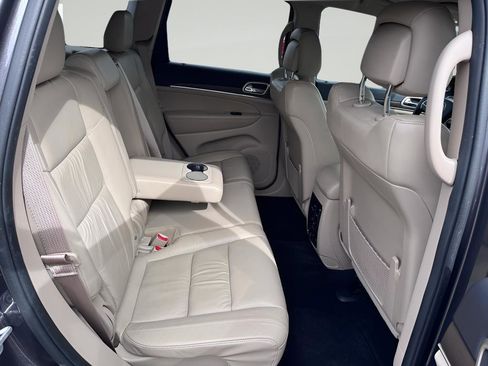 Used 2016 Jeep Grand Cherokee Limited w/ Trailer Tow Group IV image 32