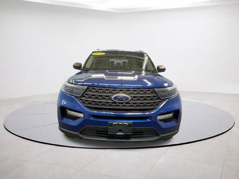 Used 2021 Ford Explorer XLT w/ Equipment Group 202A image 5