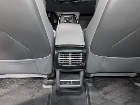 Used 2023 Volkswagen ID.4 Pro S AWD/4WD image 21