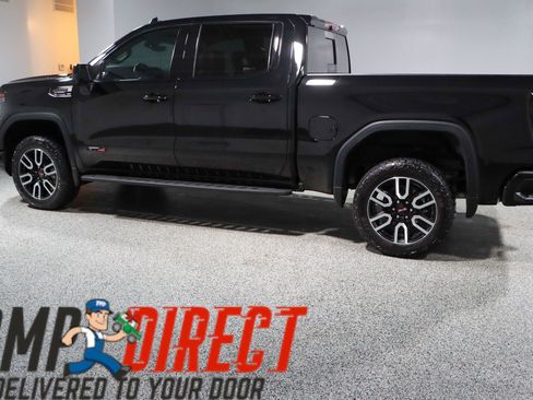 Used 2024 GMC Sierra 1500 AT4 w/ Technology Package AWD/4WD image 10