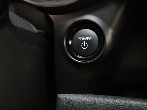 Used 2025 Toyota Sienna Platinum AWD/4WD image 18