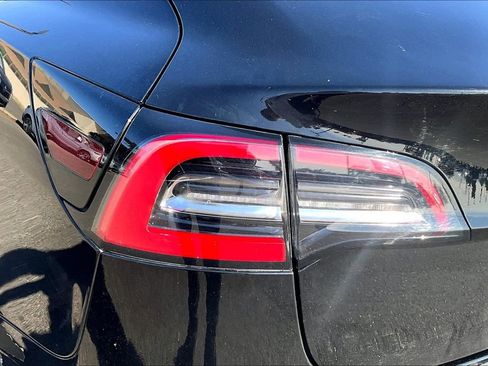 Used 2018 Tesla Model 3 Long Range AWD/4WD image 29