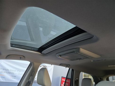 Used 2017 Honda Pilot Touring image 21