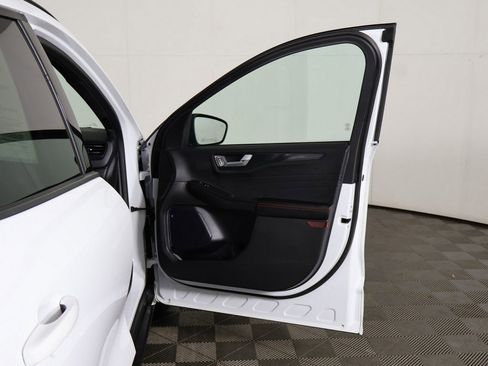 Used 2023 Ford Escape ST-Line image 16