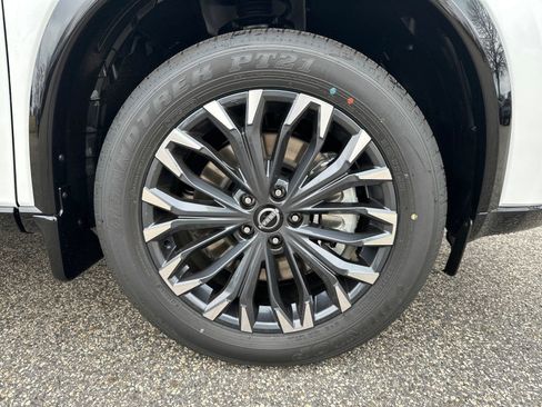 New 2026 Nissan Rogue Platinum w/ Tech Package AWD/4WD image 12