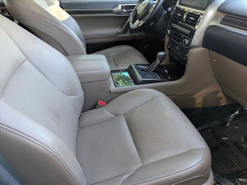 Used 2023 Lexus GX 460 Luxury w/ Accessory Package AWD/4WD image 20