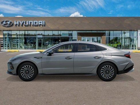 New 2025 Hyundai Sonata Limited image 3