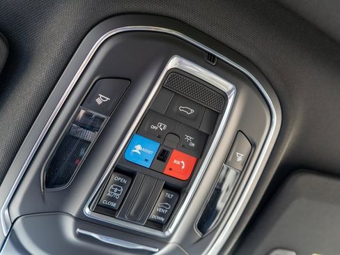 New 2025 Jeep Grand Cherokee Altitude image 27