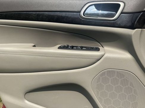 Used 2013 Jeep Grand Cherokee Laredo AWD/4WD image 25