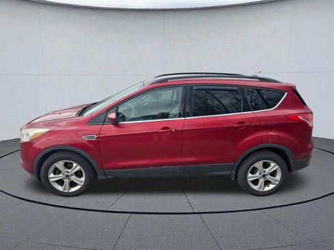 Used 2015 Ford Escape SE w/ Equipment Group 201A image 2