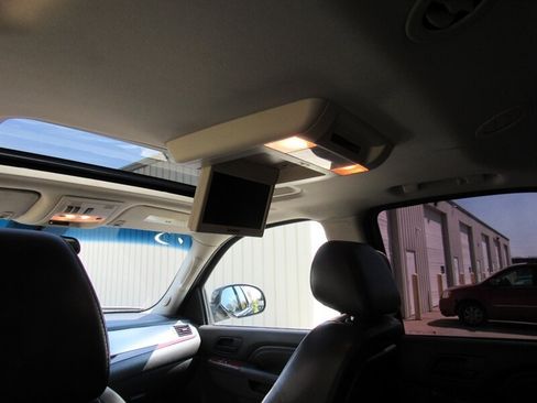 Used 2010 Cadillac Escalade Premium AWD/4WD image 20