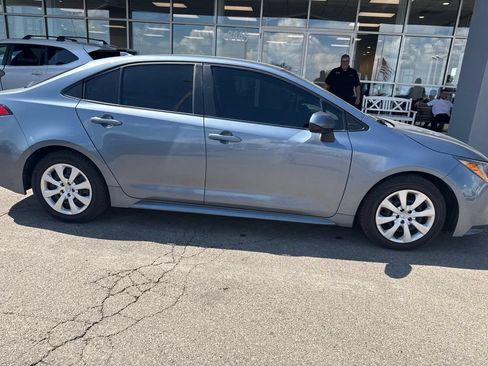 Used 2024 Toyota Corolla LE FWD image 2