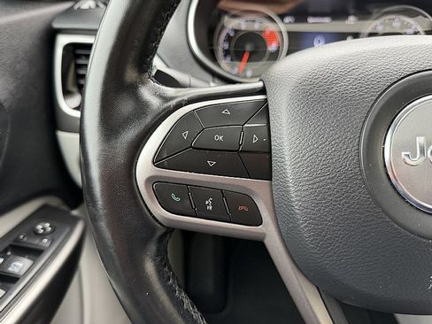 Used 2020 Jeep Cherokee Limited AWD/4WD image 25