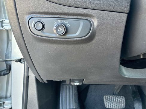 Used 2022 Chevrolet Equinox LT image 17