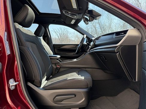 Used 2024 Jeep Grand Cherokee Laredo X w/ Luxury Tech Group I image 19