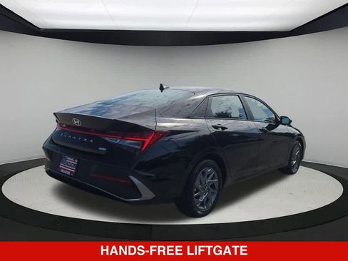 Used 2026 Hyundai Elantra Hybrid FWD image 6