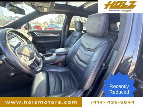 Used 2017 Cadillac XT5 Platinum w/ Driver Assist Package image 21