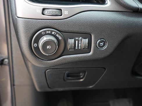 Used 2020 Jeep Cherokee Limited AWD/4WD image 17