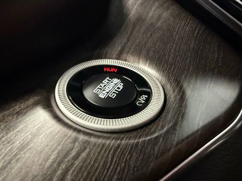 Used 2022 Jeep Grand Cherokee L Overland w/ Advanced Protech Group III image 39