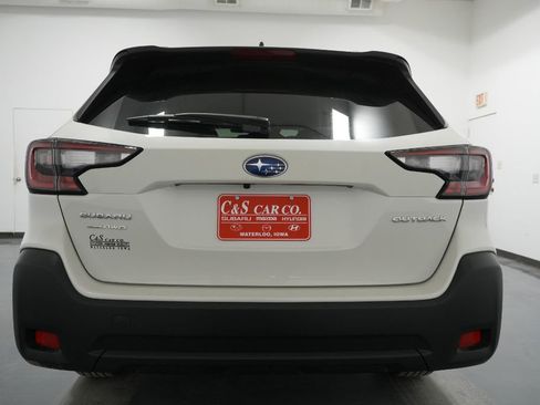 Used 2025 Subaru Outback Premium image 9