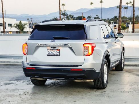 Used 2020 Ford Explorer XLT image 8