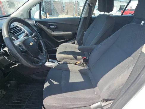 Used 2016 Chevrolet Trax LS AWD/4WD image 5