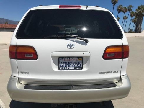 Used 1999 Toyota Sienna XLE image 10