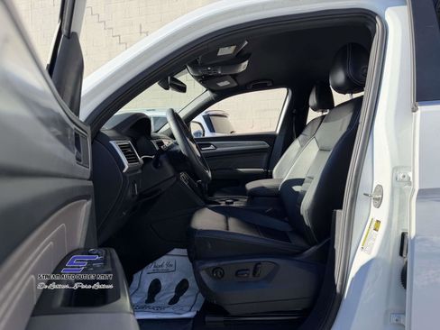 Used 2022 Volkswagen Atlas Cross Sport SE image 29