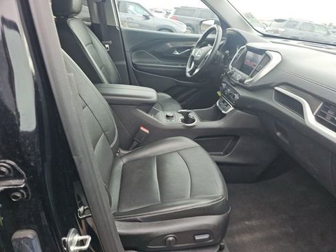 Used 2024 GMC Terrain SLT image 9