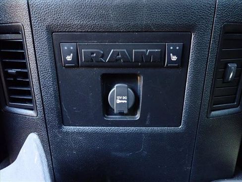 Used 2016 RAM 2500 Laramie w/ Convenience Group AWD/4WD image 9