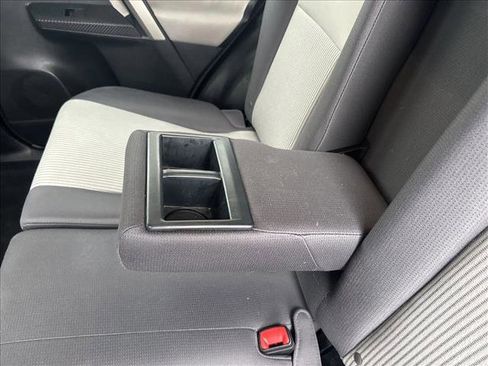 Used 2015 Toyota RAV4 XLE FWD image 21