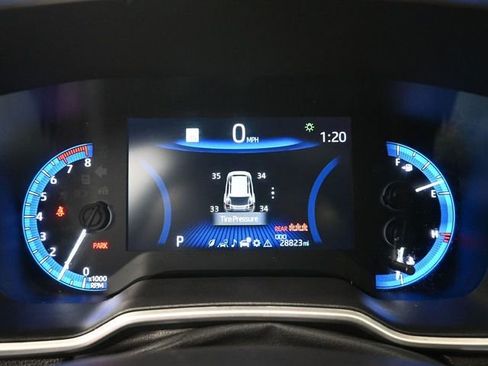 Used 2022 Toyota Corolla Cross XLE w/ Convenience Package image 15