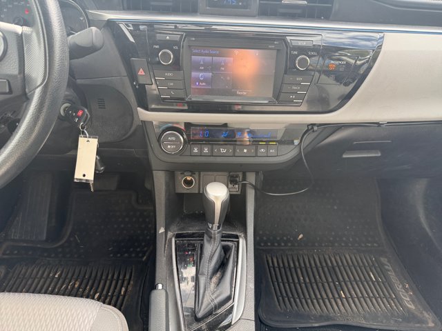 Used 2015 Toyota Corolla LE FWD image 10