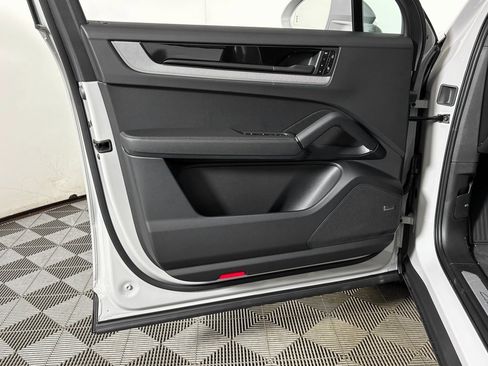 New 2026 Porsche Cayenne image 15