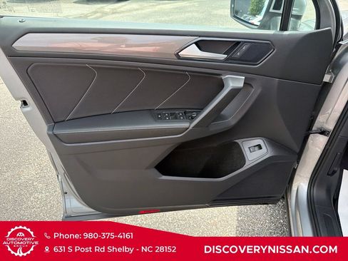 Used 2023 Volkswagen Tiguan SE FWD image 10
