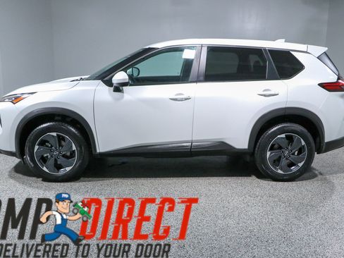 Used 2024 Nissan Rogue SV FWD image 10