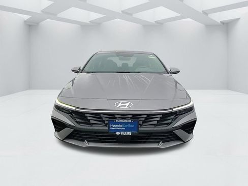 Certified 2025 Hyundai Elantra SEL image 2